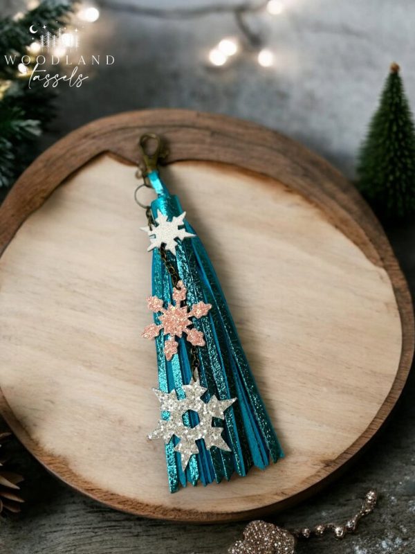 Product Image for  Snowflake Purse Charm and Tassel Set