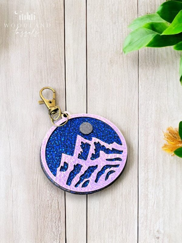 Product Image for  Mountain Medallion Purse Charm