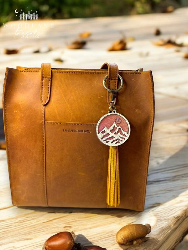 Product Image for  Mountain Medallion Purse Charm